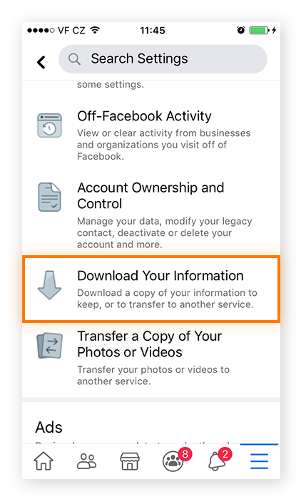 Captura de pantalla del menú de Facebook en un móvil con la opción «Descargar tu información» resaltada