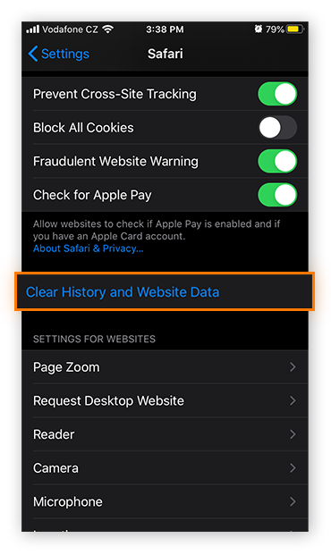Clearing the history and website data in the Safari settings in iOS 13.4.1