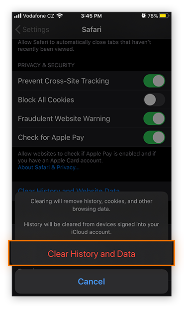 The confirmation prompt when clearing the history and website data in Safari in iOS 13.4.1