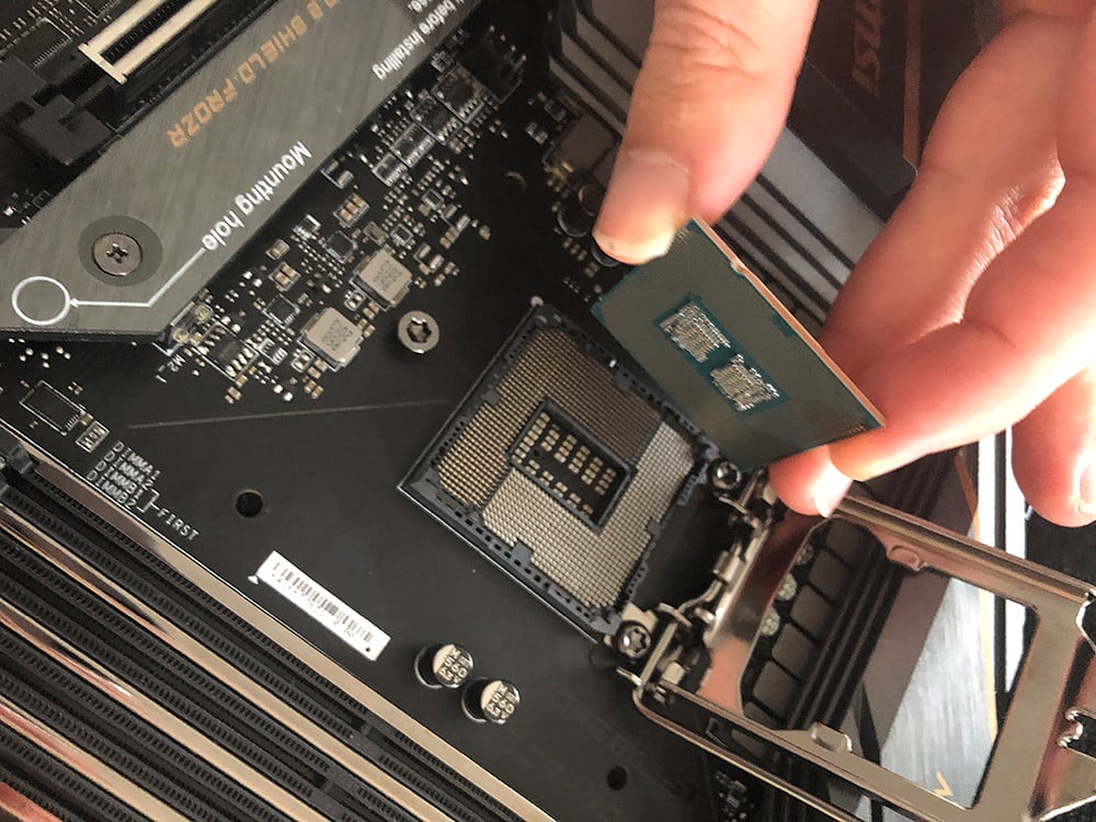 Installing an Intel Core i9 10900k CPU