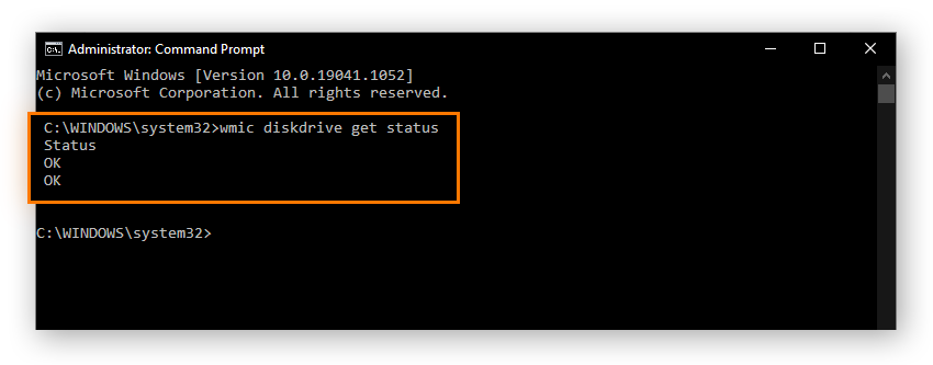 Une capture d’écran de résultats d’un test SMART dans l’invite de commande ; une ligne indiquant « OK » s’affiche sous l’entrée « wmic diskdrive get status. »