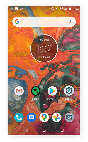 Android home screen with settings icon highlighted.