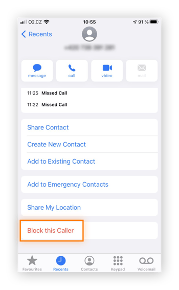 Cómo evitar las llamadas de suplantación de identidad bloqueando a un contacto en iOS.