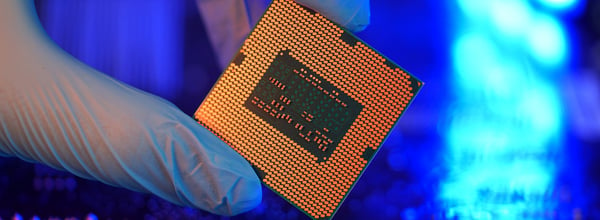 أكاديمية AMD-VS-intel بطل