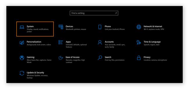 Uma visualização das configurações do Windows, com a opção “Sistema” circulada.
