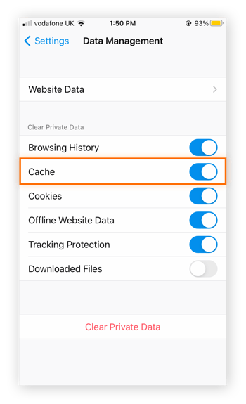 Una captura de pantalla de los ajustes de «Gestión de datos» en Firefox para iOS, con la caché marcada con un círculo y activada. Debajo hay un botón rojo que dice «Borrar datos privados».