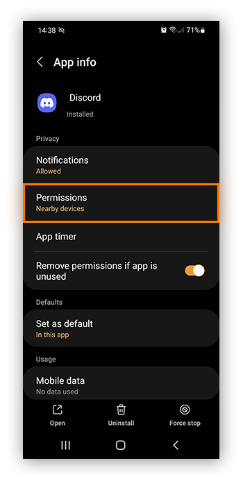 Toque «Permisos» en la Información de aplicación de un dispositivo Android para editarlos.