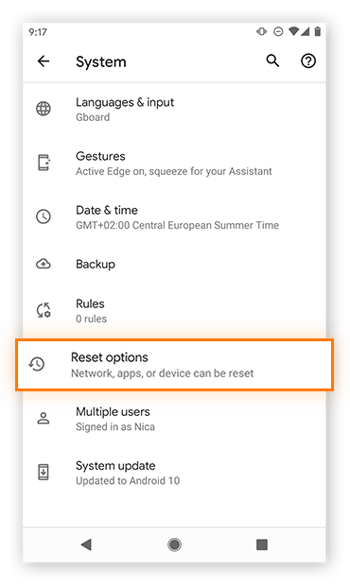 Selección de Restablecer opciones en los ajustes Avanzados de Sistema en Android.