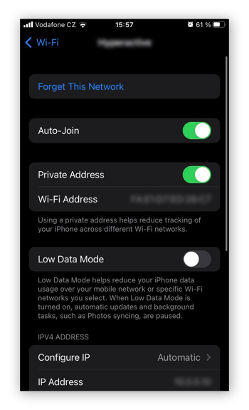 Olvidar esta red en los ajustes de Wi-Fi del iPhone.