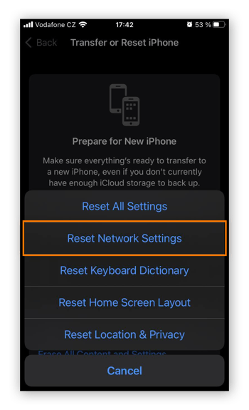 Optionen zum Zurücksetzen auf dem iPhone mit hervorgehobenem „Netzwerkeinstellungen zurücksetzen“.