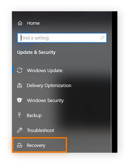 Una vista de los ajustes de Actualización y Seguridad en Windows. Recuperación está rodeado con un círculo en el panel izquierdo.