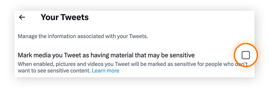 Deaktivieren Sie zum Entfernen der Warnmeldung zu sensiblen Inhalten auf Twitter die Option "Medien, die du twitterst, als Material markieren, das sensibel sein kann".