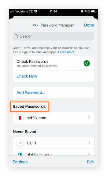  Tippen Sie unter "Gespeicherte Passwörter" auf das Konto, für das Sie das Passwort anzeigen möchten.