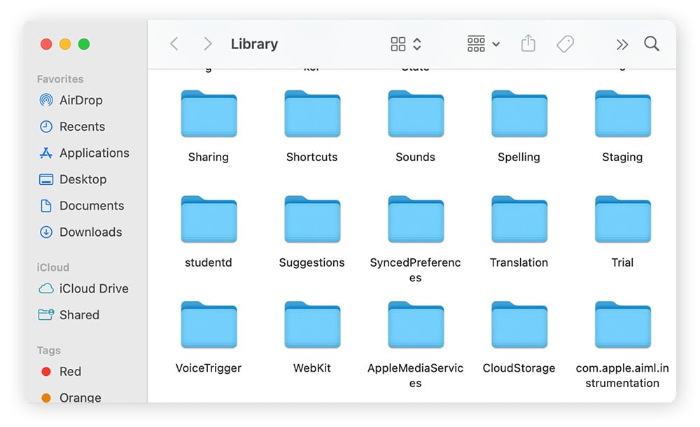 Arrastando uma pasta de Biblioteca relacionada a um aplicativo malicioso deletado no Mac.