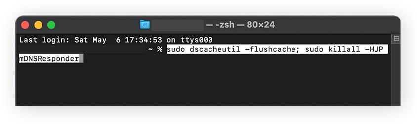 No Terminal, você pode digitar um código para limpar o cache do DNS.